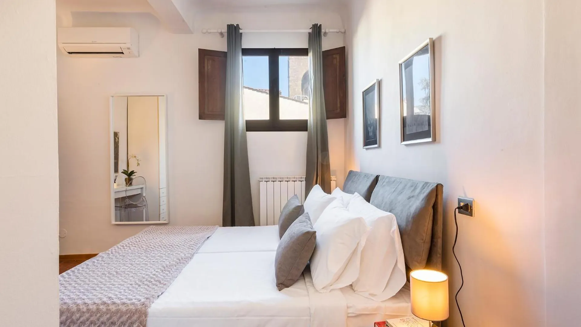 Apartments Florence San Niccolo View