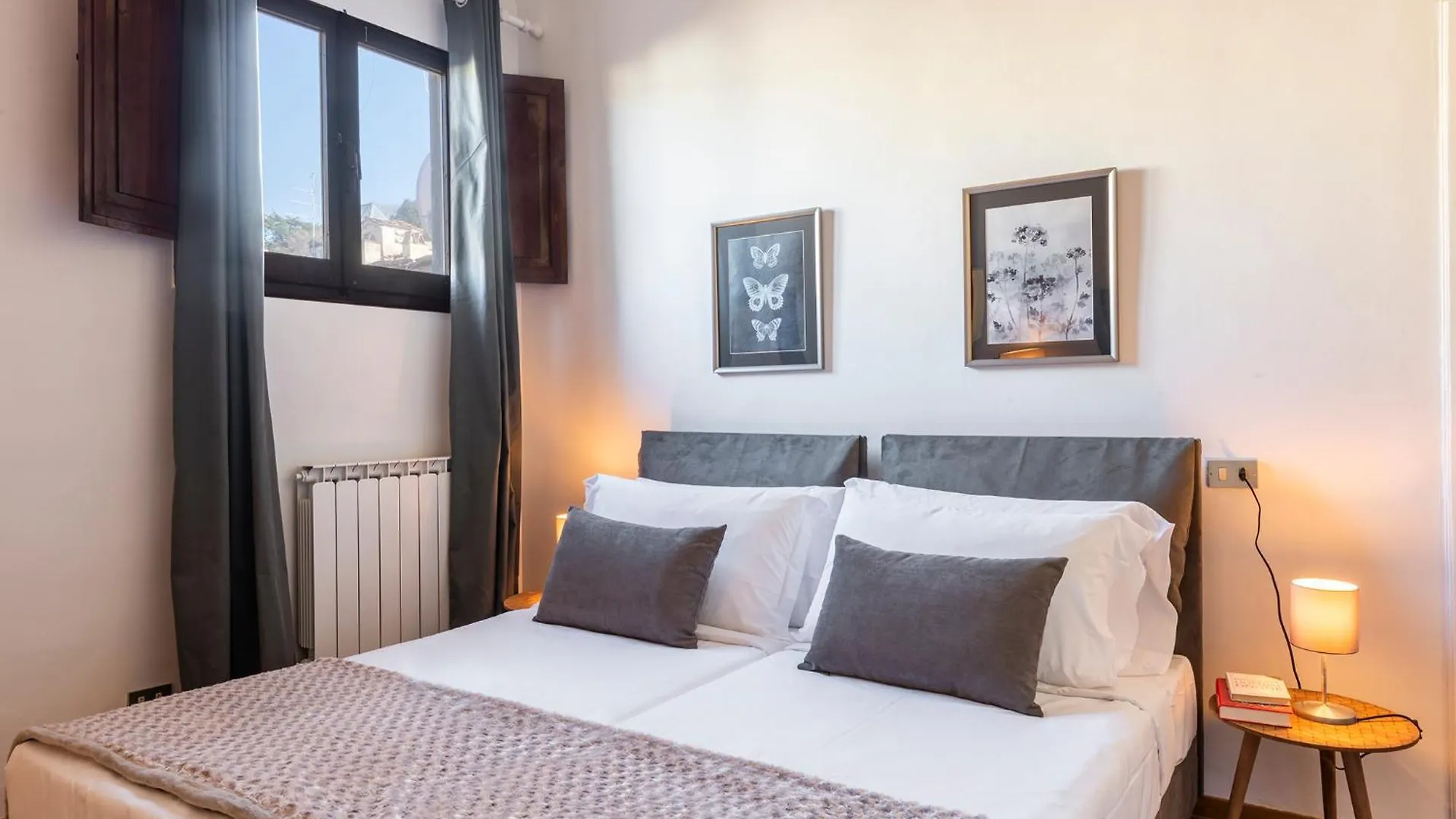 Apartments Florence San Niccolo View